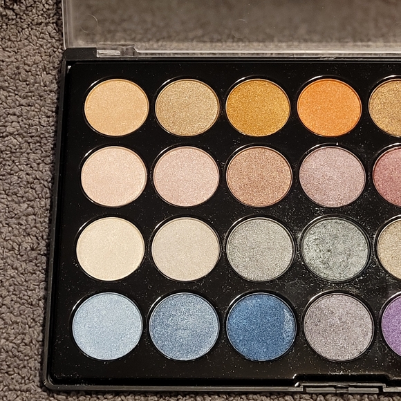 BH Cosmetics Foil Eyes 2 - Picture 4 of 10